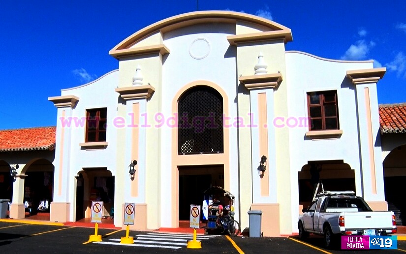 Leoneses inauguran remodelación de Mercado Raúl Cabezas
