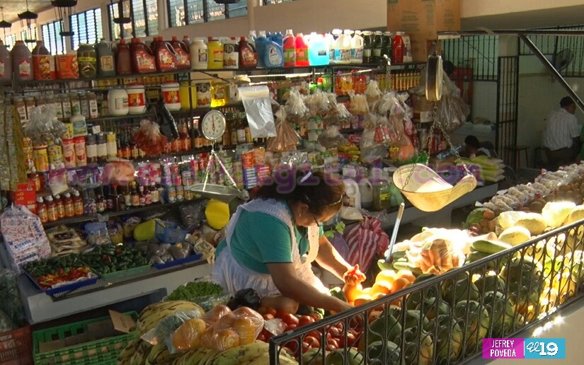 Leoneses inauguran remodelación de Mercado Raúl Cabezas