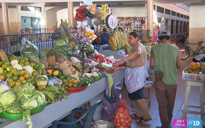 Leoneses inauguran remodelación de Mercado Raúl Cabezas