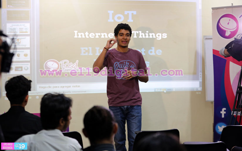 Imparten conferencia sobre el Internet de las Cosas