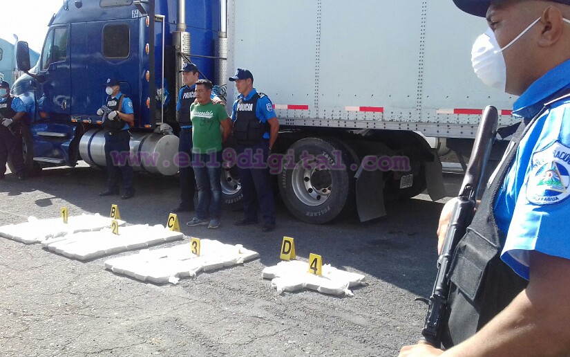 Policía Nacional investiga narcofurgón cargado de cocaína