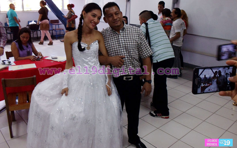 Cientos de parejas dan el “Sí acepto” ante el juez previo a Ya Tu Boda 2017