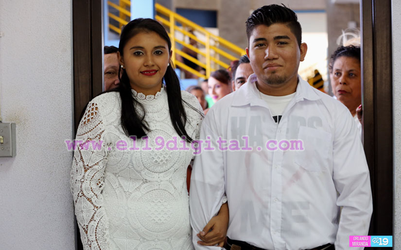 Cientos de parejas dan el “Sí acepto” ante el juez previo a Ya Tu Boda 2017