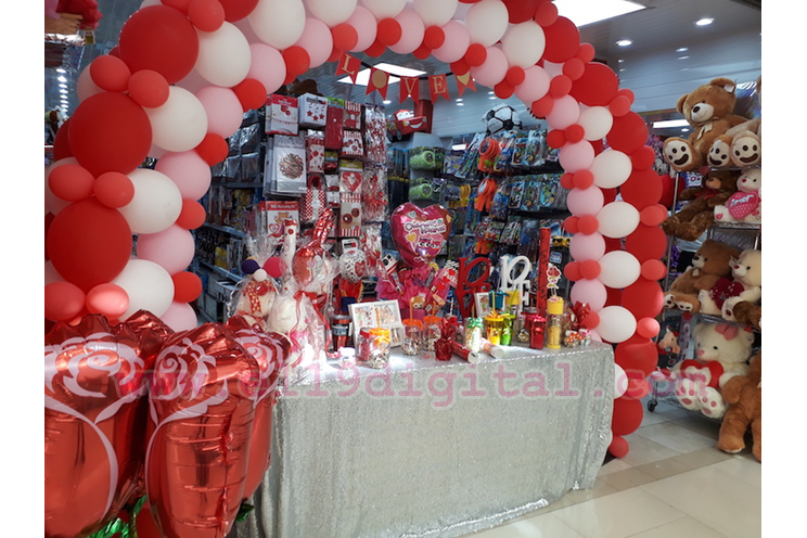 Globos y peluches, una tradicional expresión de amor y amistad este 14 de Febrero