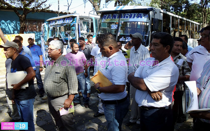 Inicia capacitación a conductores de buses 