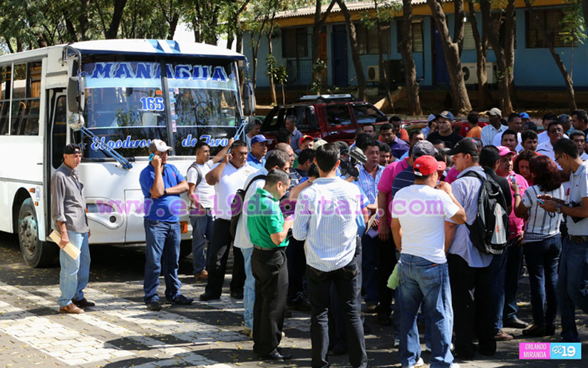 Inicia capacitación a conductores de buses 