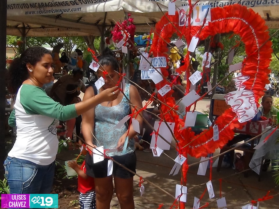 Realizan en Granada Feria del Amor y la Amistad promoviendo la Unidad Familiar
