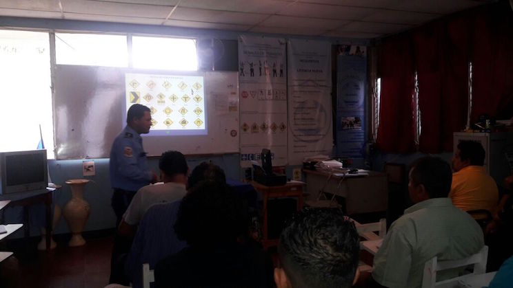 Policía Nacional capacita a Transportistas de Mototaxi en el departamento de Masaya