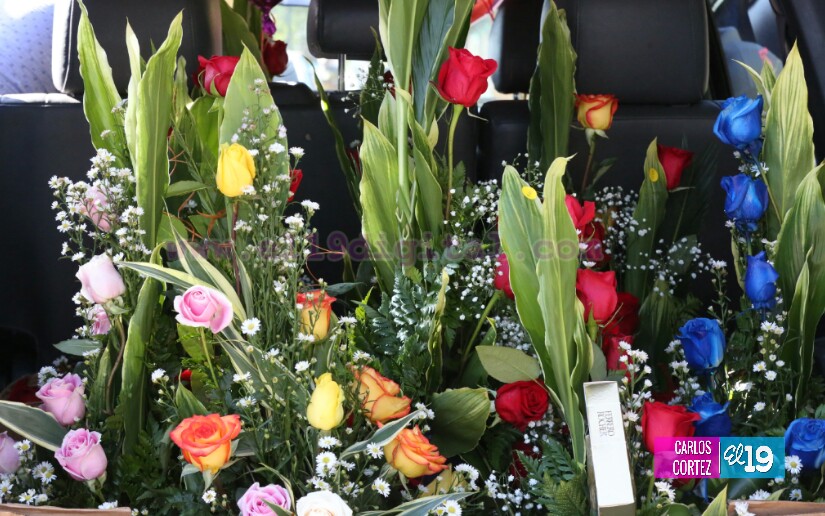 Floristerías y pastelerías registran buenas ventas por San Valentín 