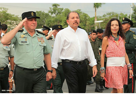 Familias disfrutan Desfile Militar en Avenida Bolívar