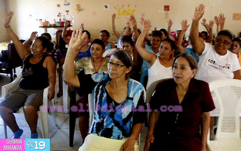 Pacientes del Bertha Calderón celebran el Día del Amor y la Amistad