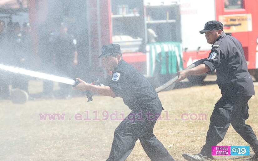Cuerpo de Bomberos realiza capacitación contra incendios a miembros del Sistema Penitenciario Nacional