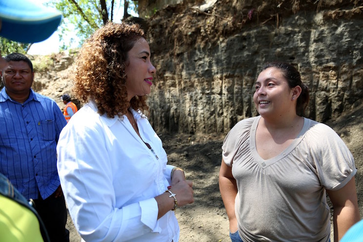 Supervisan obras de estabilización y revestimiento del cauce Domitila Lugo