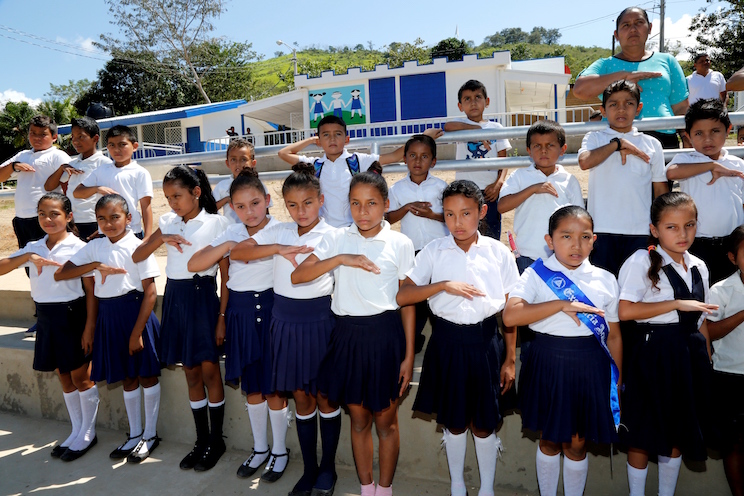 Estudiantes de comunidad rural de Wiwilí estrenan Centro Educativo