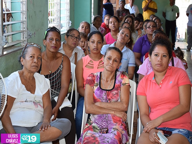 Familias granadinas reciben Títulos de Propiedad