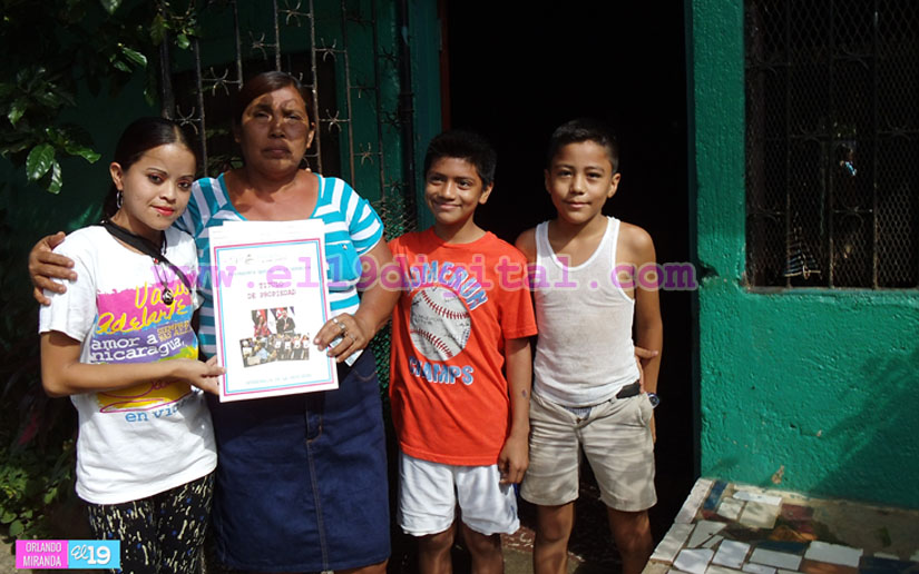 Familias celebran restitución del derecho a la seguridad jurídica de sus propiedades