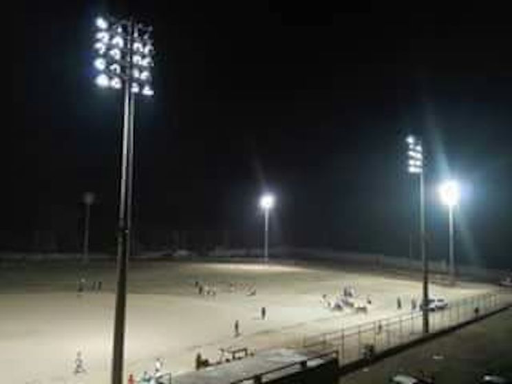 Hoy se inauguran las luces del estadio de Siuna