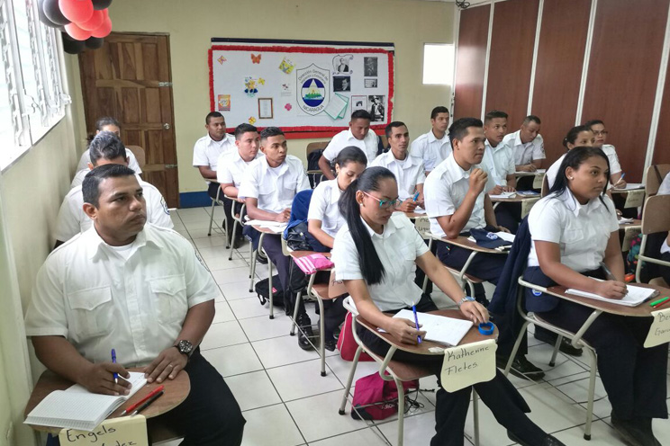 Escuela de Migración y Extranjería proyecta mejorar atención a familias nicaragüenses