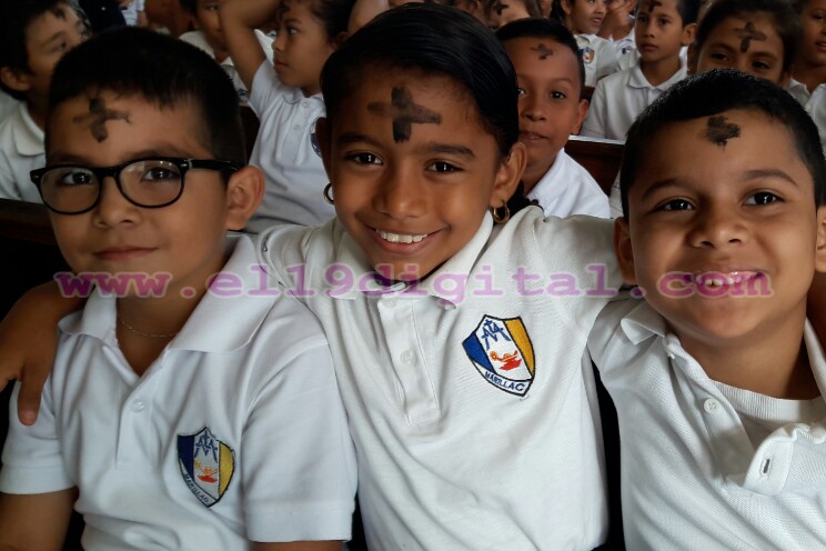 Iglesia La Merced celebra inicio de Cuaresma con estudiantes del colegio Santa Luisa de Marillac