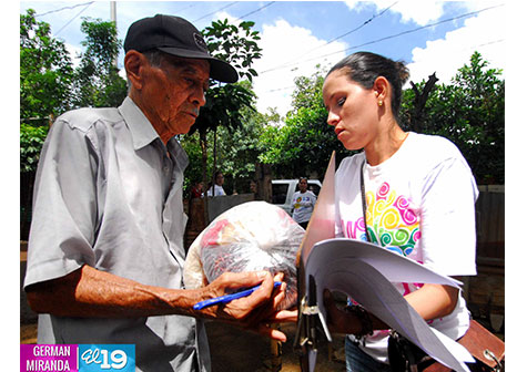 Paquetes alimentarios restituyen derechos a familias en emergencia social