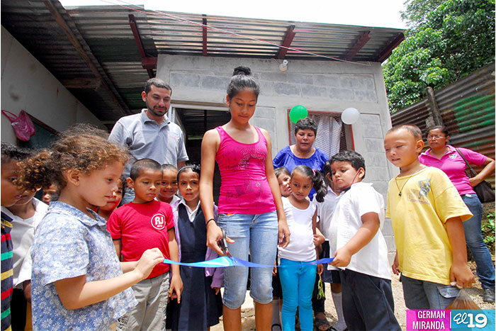 Invur entrega obras de mejoramientos a familias de Río San Juan