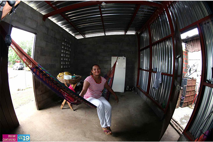 Familias inauguran mejoramientos de viviendas en León