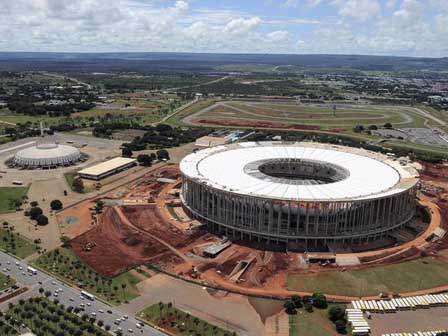 Rousseff inaugura el tercero de doce estadios del Mundial 2014