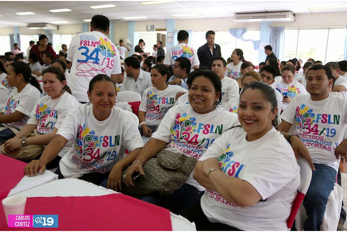 Jóvenes médicos graduados en Cuba revisan retos que tienen por delante