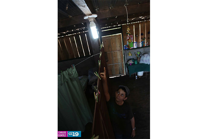 Energía llega a comunidades de Mateare