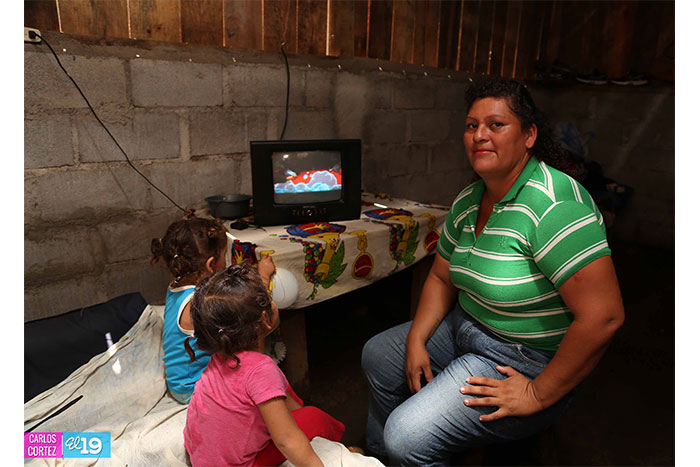 Energía llega a comunidades de Mateare