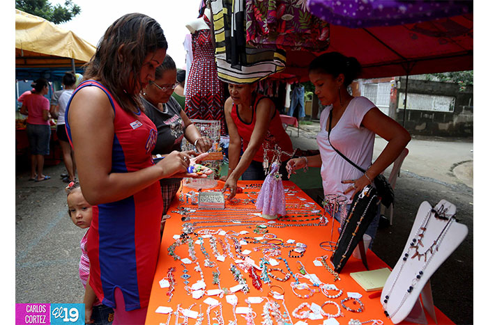 Celebran feria de economía familiar en Batahola Sur
