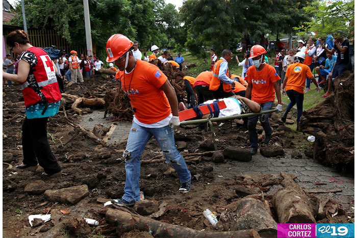 Familias del barrio Acahualinca realizan simulacro de terremoto