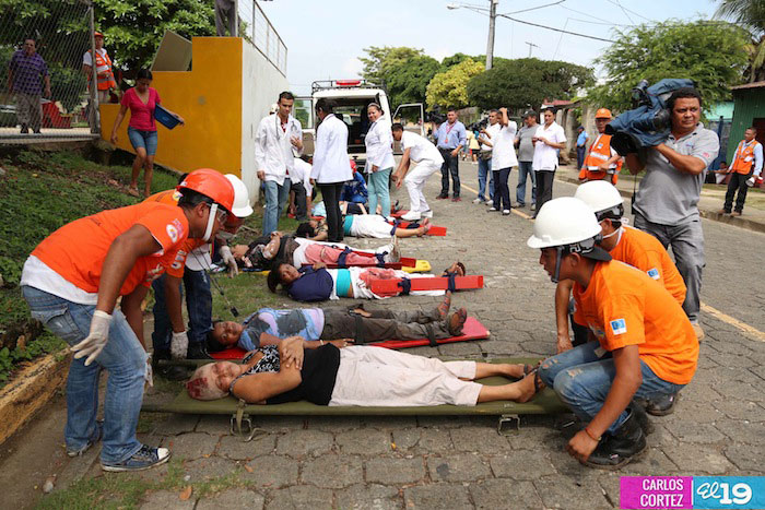 Familias del barrio Acahualinca realizan simulacro de terremoto