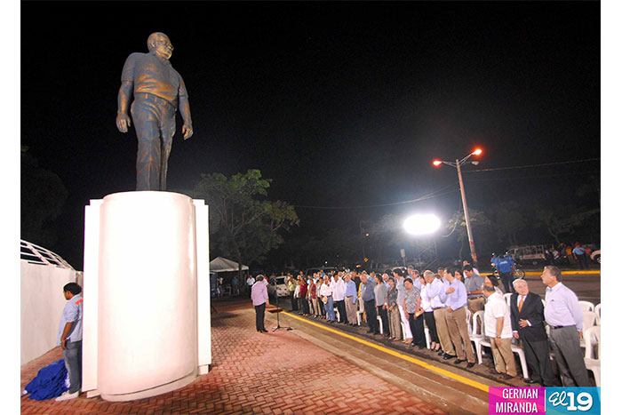 Inauguran monumento dedicado a Pedro Joaquín Chamorro