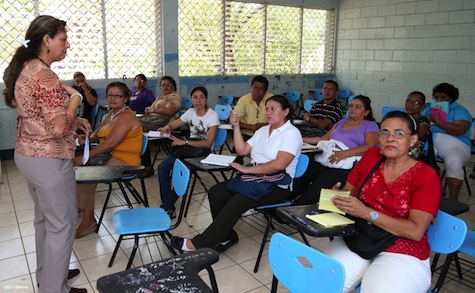 Maestr@s intercambian opiniones sobre el Plan Nacional de Desarrollo Humano
