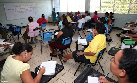 Maestr@s intercambian opiniones sobre el Plan Nacional de Desarrollo Humano