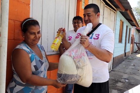 Familias de Managua reciben 1 mil 500 paquetes alimentarios
