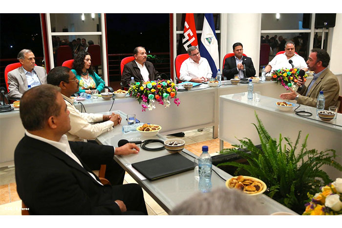 Presidente Daniel se reúne con Junta Directiva AMCHAM