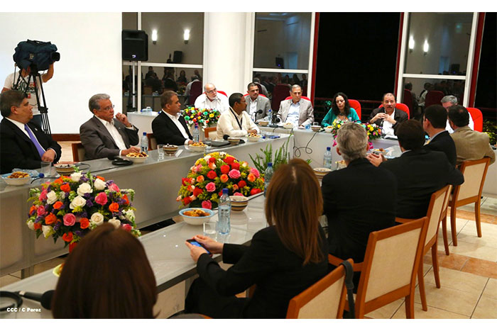 Presidente Daniel se reúne con Junta Directiva AMCHAM