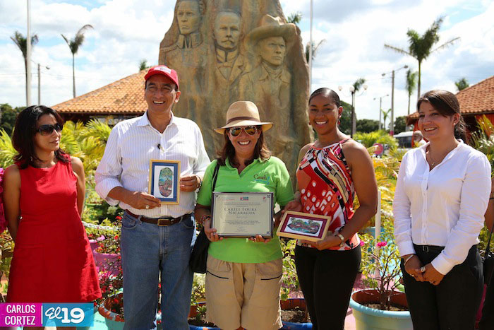 Vacacionistas de cruceros visitan por primera vez Managua