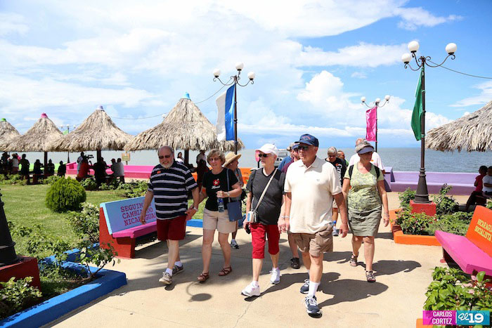 Vacacionistas de cruceros visitan por primera vez Managua