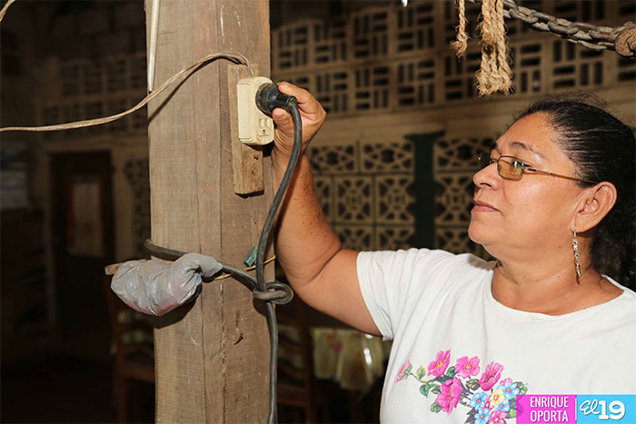 Pobladores de Chacra Seca ya cuentan con el servicio de electricidad