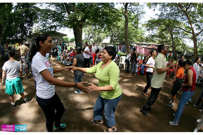 Promotoria Solidaria lleva felicidad a niños de Pajarito Azul