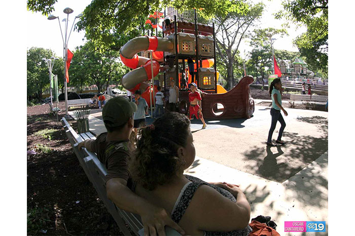 Disfrutan de espacios familiares que promueve la Revolución Sandinista