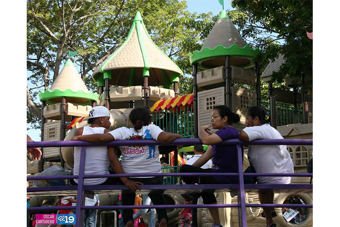 Disfrutan de espacios familiares que promueve la Revolución Sandinista