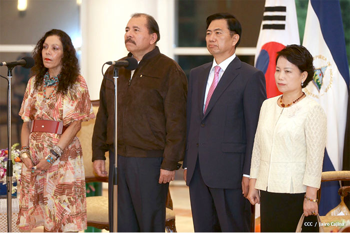 Daniel y Rosario reciben cartas credenciales de 4 nuevos embajadores