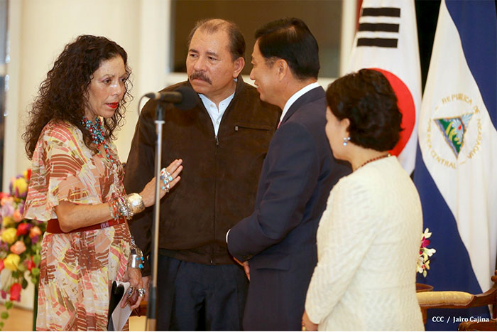 Daniel y Rosario reciben cartas credenciales de 4 nuevos embajadores