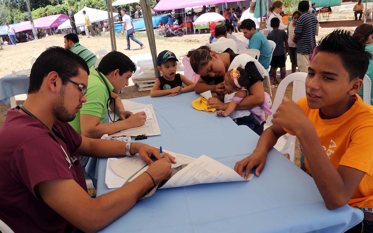 Feria de la Economía Familiar hace protagonistas a familias del barrio Enrique Lorente