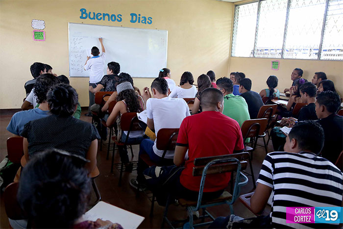 Estudiantes de secundaria de Managua reciben curso de reforzamiento y preparación para la universidad