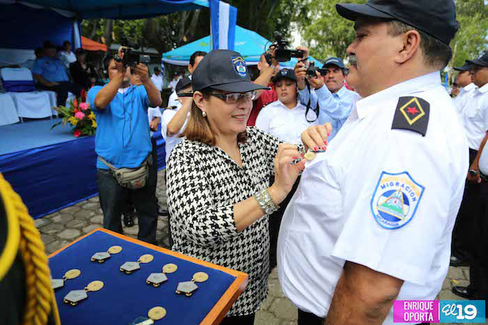 Migración y Extranjería realiza ascensos en grados militares